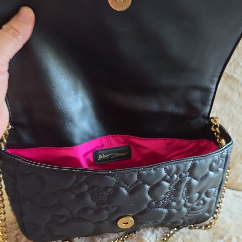 NWOT Betsey Johnson Black and Gold Quilted Clutch with Chain - Picture 6 of 9